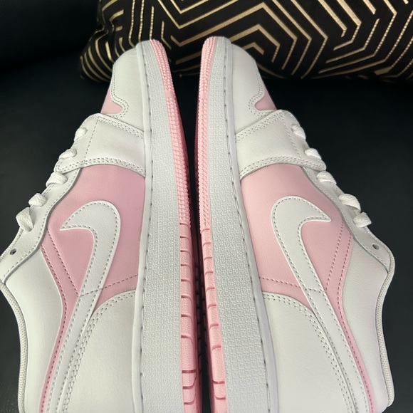 Nike Air Jordan 1 Low GS & Womens Pink Foam & Fire Red Sports Sneaker 553560-608 - Picture 3 of 8